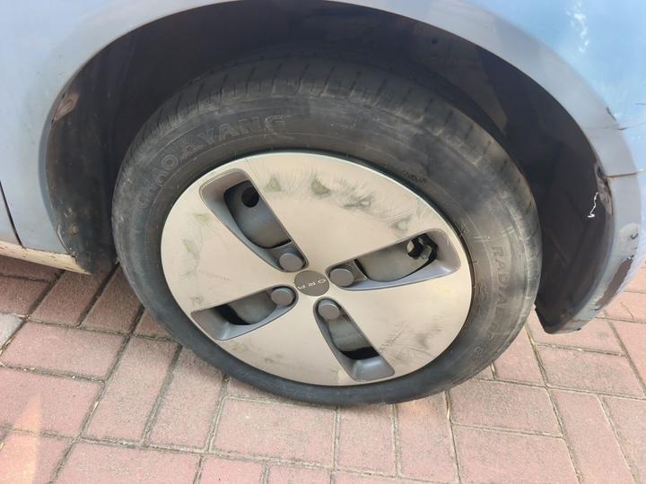 2019 301km Standard photo 8