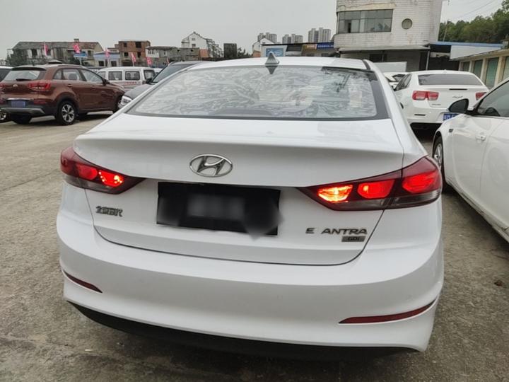 Elantra 2016 1.6L AT Smart Elite photo 5