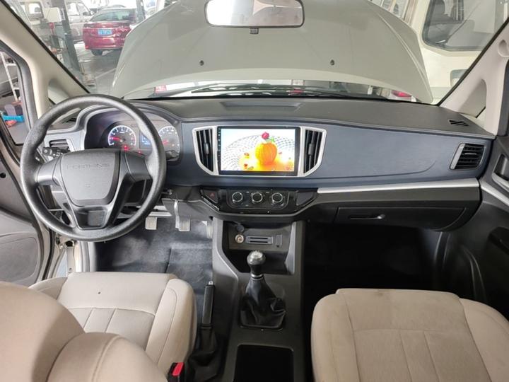 Lingzhi 2023 M5 1.6L 5-Seater photo 5