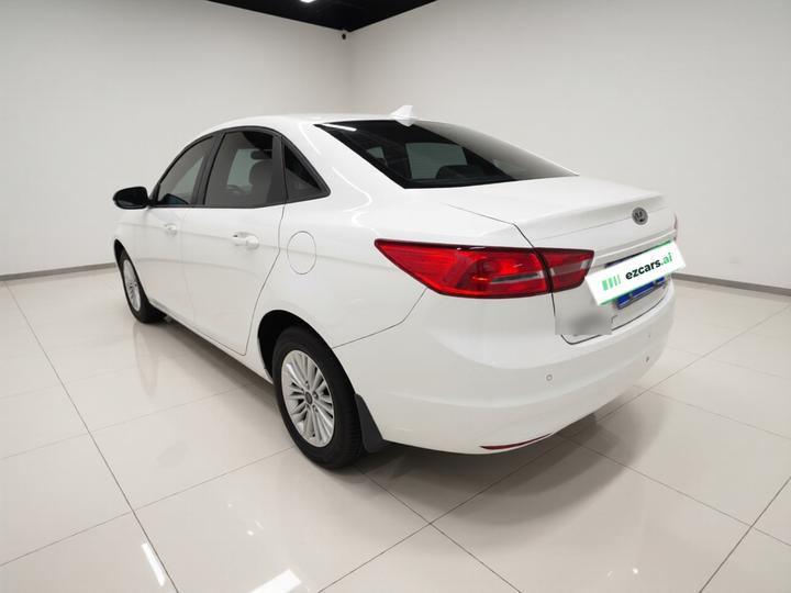 Escort 2015 1.5L AT Comfort photo 4