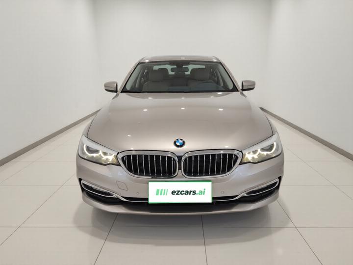 5 Series 2018 530Li Leading Luxury photo 2