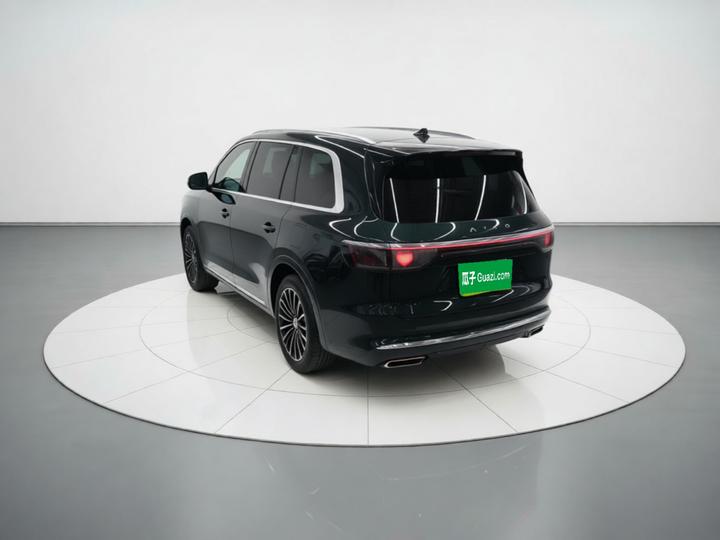 HIMA AITO M8 2025 EREV Ultra 53.4kWh 6-Seater 192-Line LiDAR photo 4