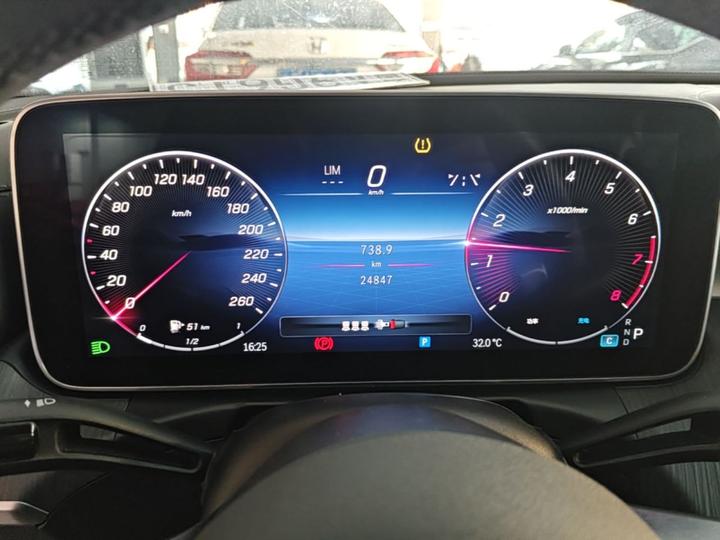 C-Class 2023 C 200 L Sport photo 7