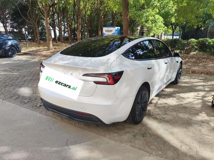 Model 3 2026 Long Range RWD photo 4