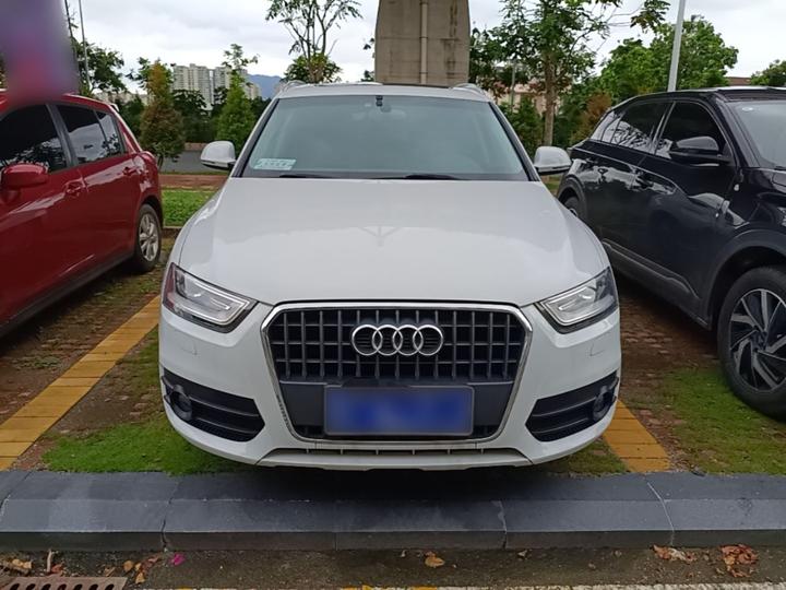 Q3 2015 30 TFSI Comfort photo 2