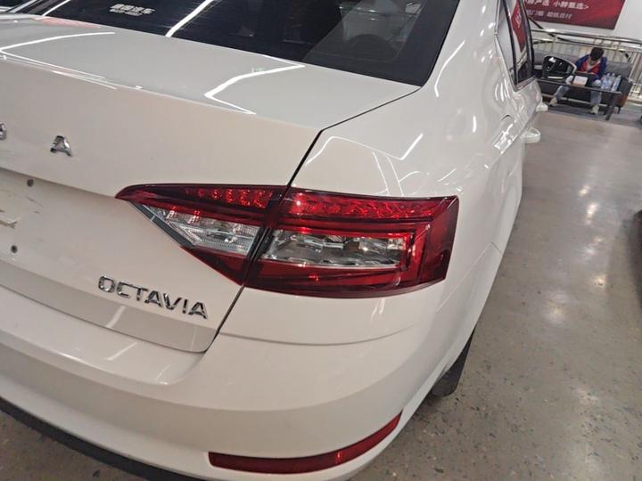 Octavia 2022 1.5L AT Comfort photo 7