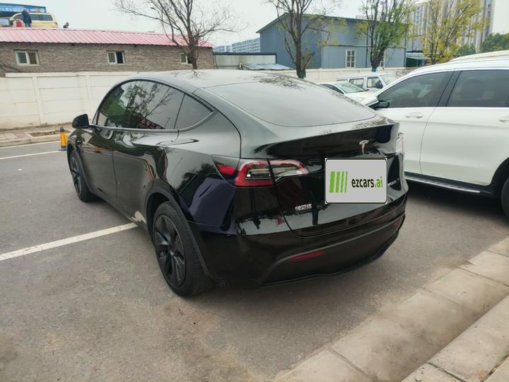 Model Y 2024 RWD photo 4