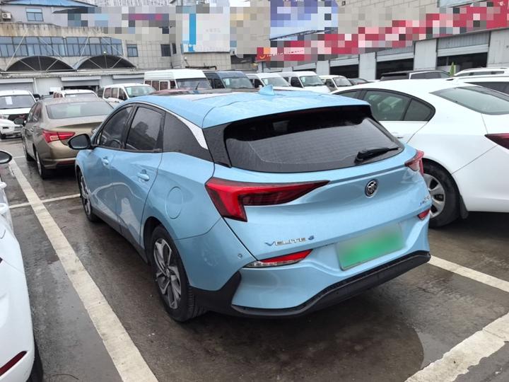6 2020 PHEV Fashion photo 4