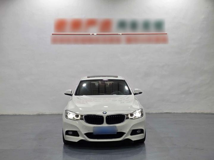 3 SeriesGT 2018 320i M Sport photo 2