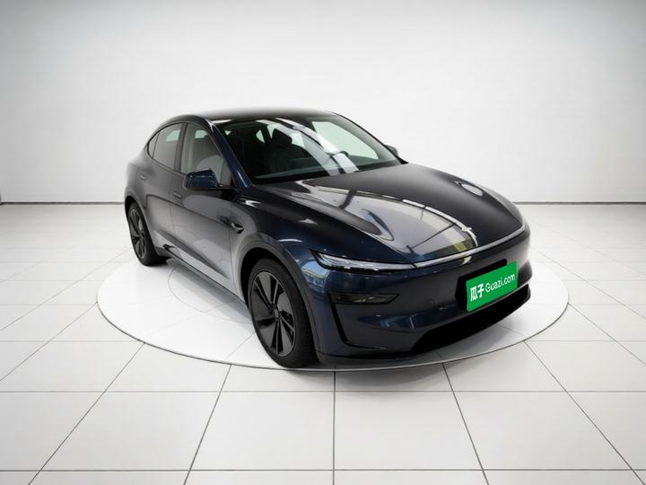 Model Y 2025 RWD photo 3
