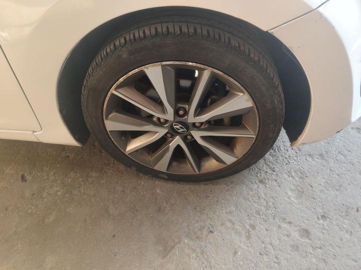 Elantra 2015 1.6L AT Premium photo 8