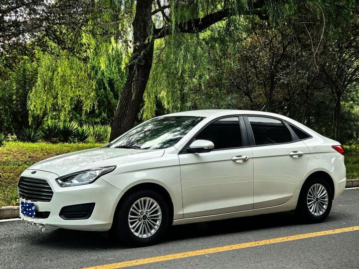 Escort 2017 Facelift 1.5L AT Comfort