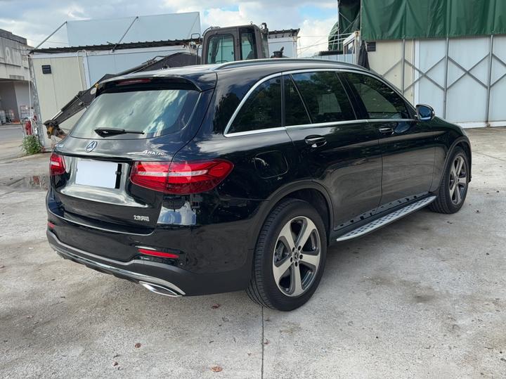 GLC 2017 GLC 260 4MATIC Luxury photo 4