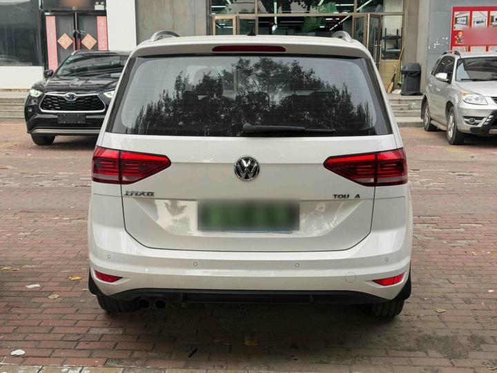2018 L 280TSI DSG 7-Seater photo 5