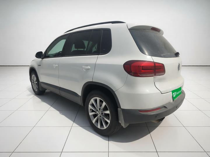 Tiguan 2015 1.8TSI AT AWD photo 4