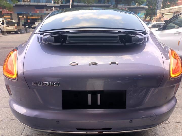 2022 555km Premium photo 5