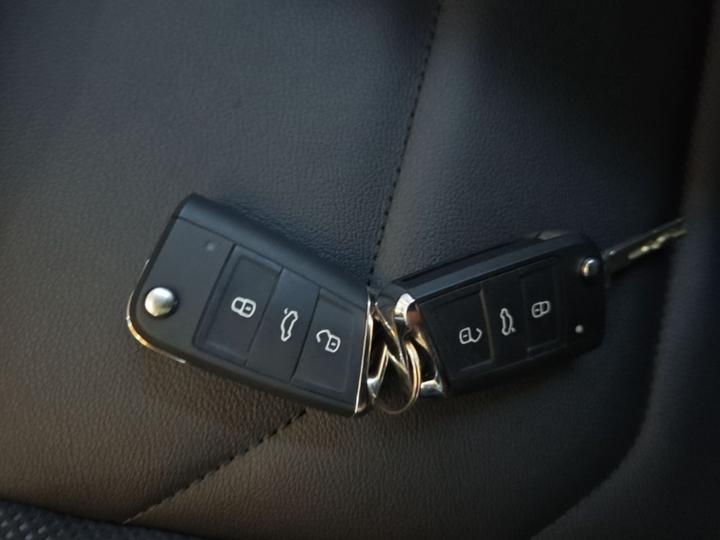 Tayron 2022 330TSI RWD Luxury Connected photo 8