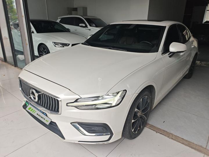 S60 2021 T4 Luxury