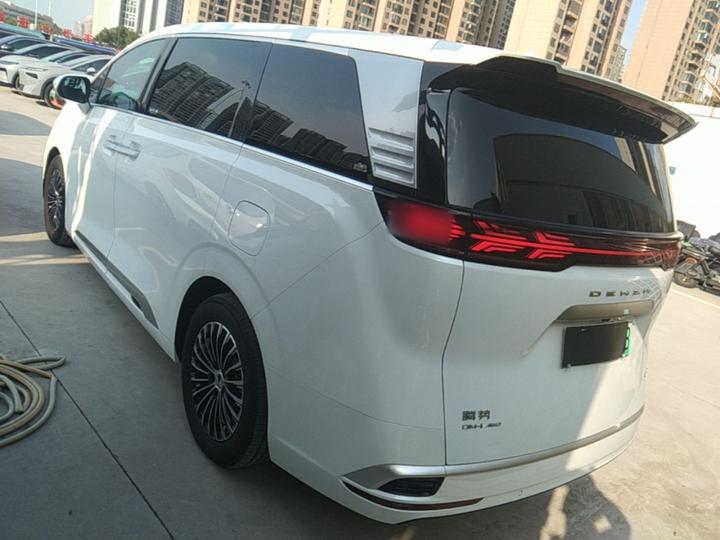 D9 2022 DM-i 970 AWD Noble photo 4