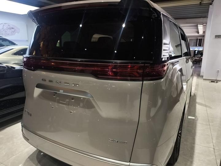 D9 2022 DM-i 970 AWD Flagship photo 4