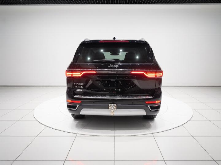 Grand Commander 2022 2.0T AWD Luxury photo 3