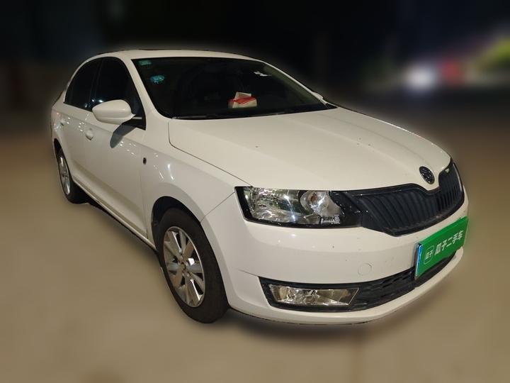 Rapid 2015 1.6L MT photo 3
