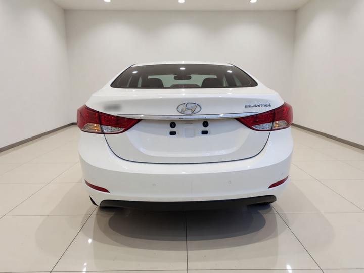 Elantra 2015 1.6L MT Leading photo 5