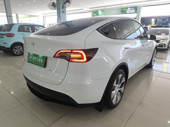 Model Y 2022 Facelift RWD photo 4