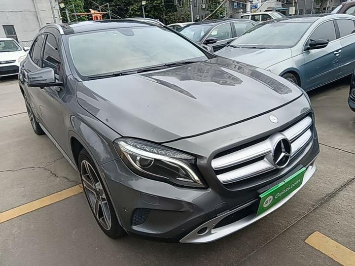 GLA 2015 GLA 220 4MATIC Luxury photo 3