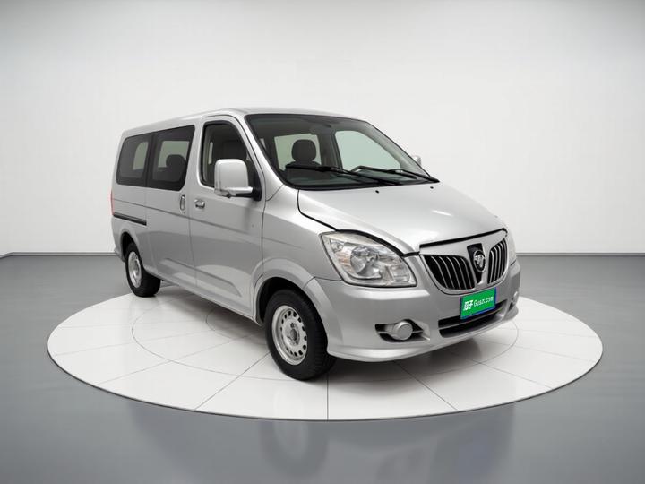 E 2017 2.0L Long Wheelbase 4Q20M photo 3
