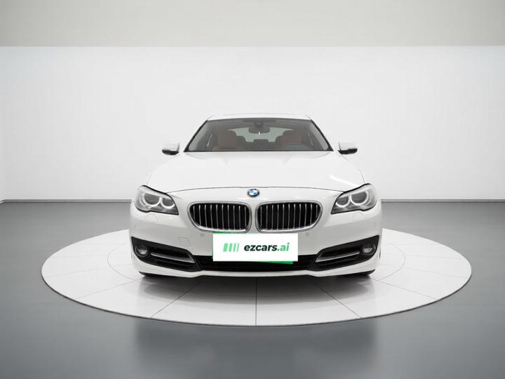 5 Series 2017 525Li Leading photo 2
