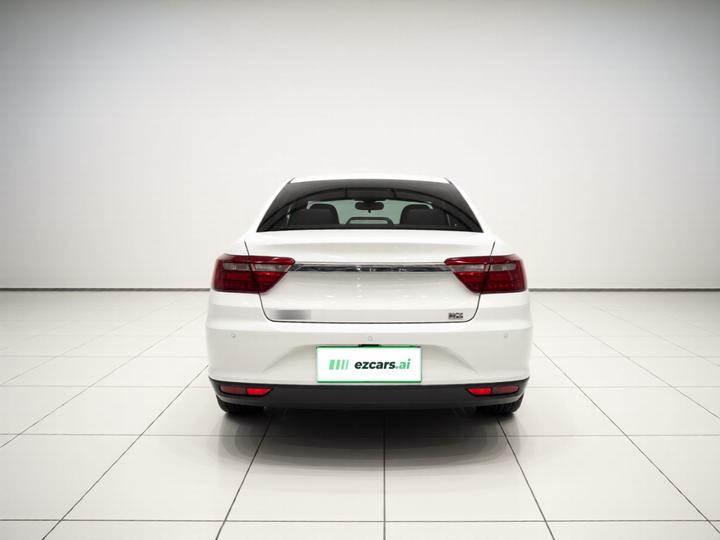 Vision 2018 1.5L AT photo 5