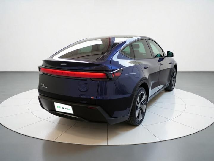 Model Y 2025 RWD photo 5