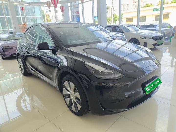 Model Y 2022 Facelift RWD photo 3