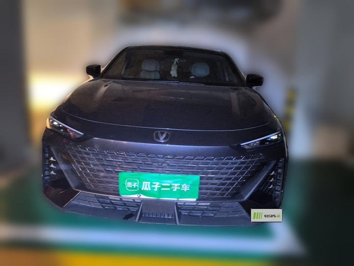 UNI-V 2022 1.5T Premium photo 2