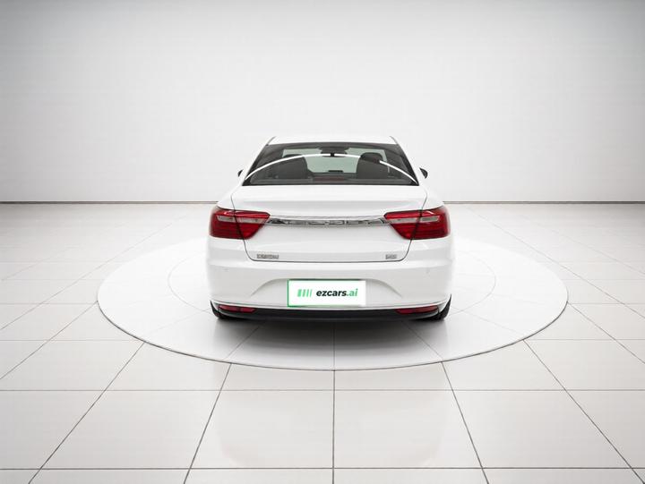 Vision 2018 1.5L AT photo 5