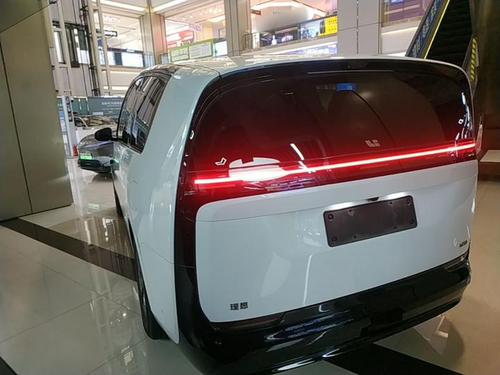 Li MEGA 2025 Ultra Smart Refresh Edition photo 4