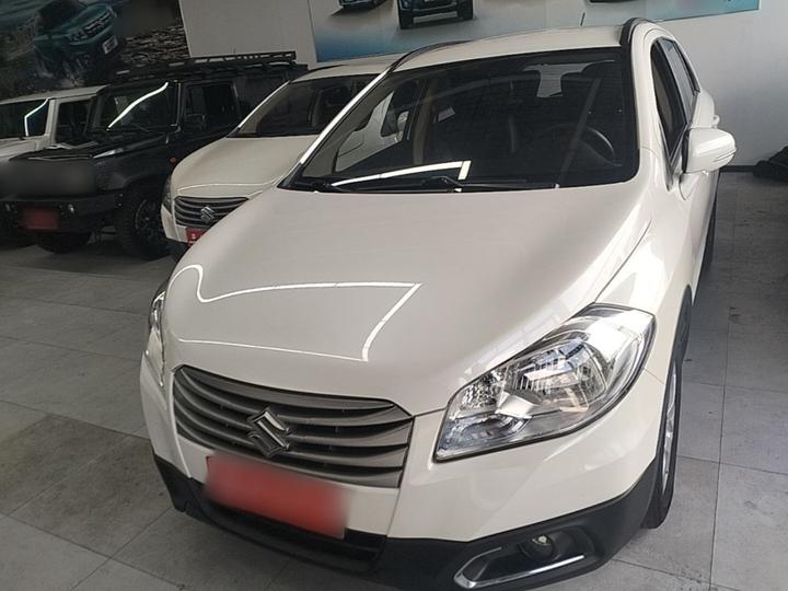 2014 1.6L MT RWD Progressive photo 2