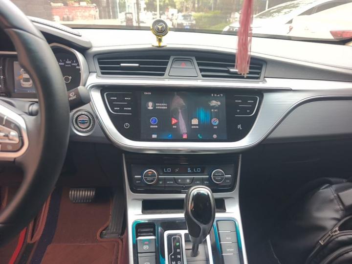 Emgrand GL 2019 1.4T CVT Elite Smart photo 8