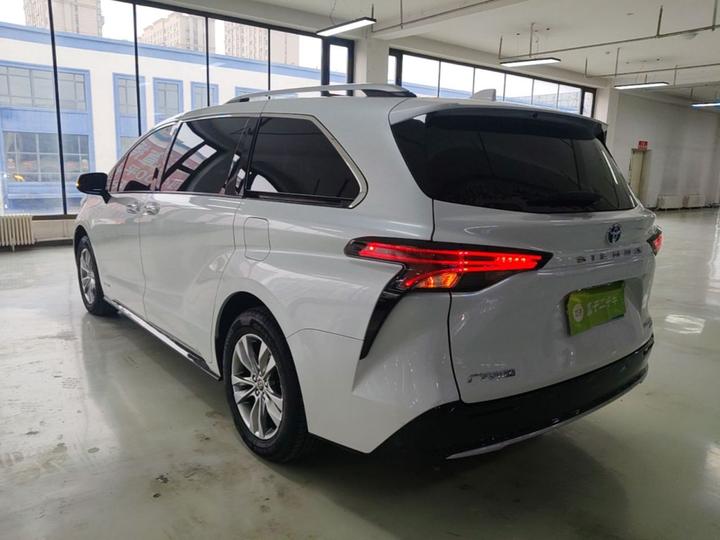 Sienna 2021 2.5L Hybrid Supreme photo 4