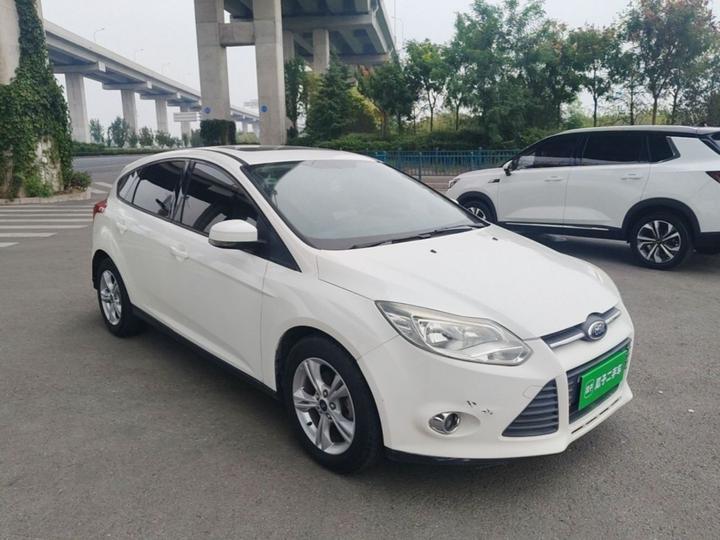 Focus 2012 Hatchback 1.6L AT photo 3