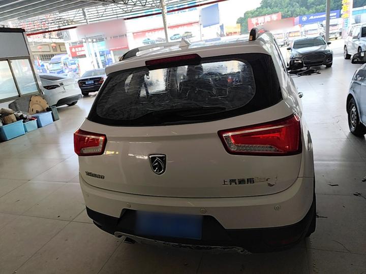 560 2015 1.8L MT Luxury photo 5