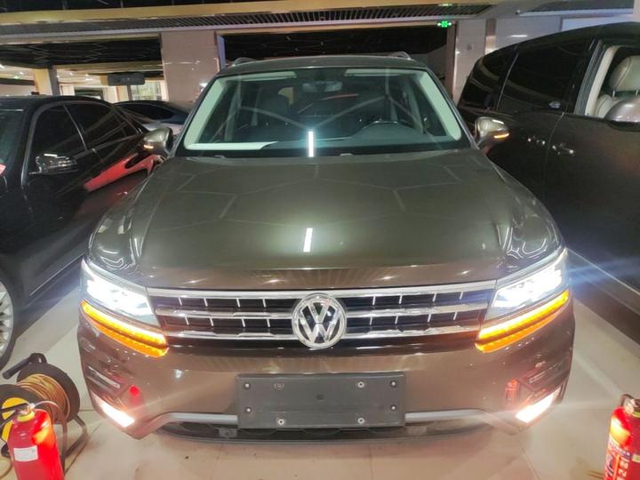 Tiguan L 2017 380TSI AT AWD Flagship photo 2