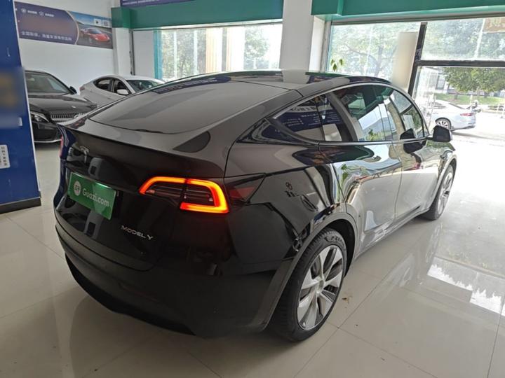 Model Y 2022 Facelift RWD photo 6
