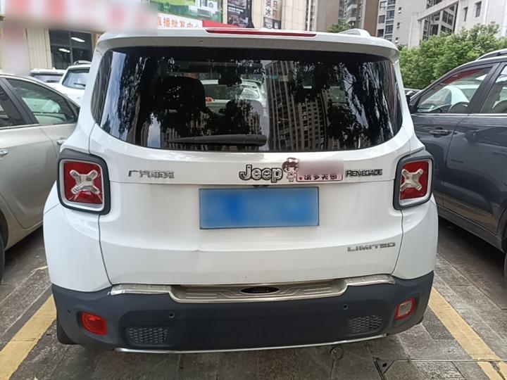Renegade 2016 1.4T AT Smart photo 3