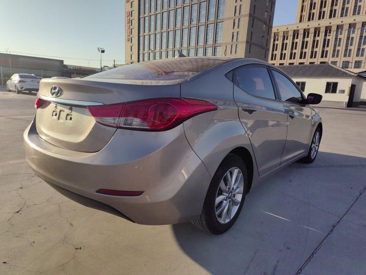 Elantra 2015 1.6L MT Fashion photo 4