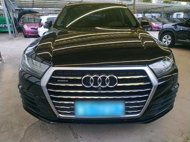 Q7 2019 55 TFSI Tech photo 2