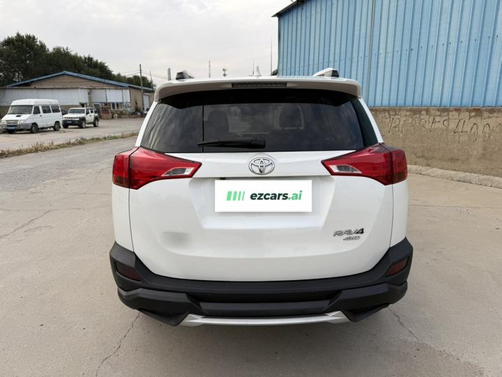 RAV4 2015 2.0L CVT AWD photo 4