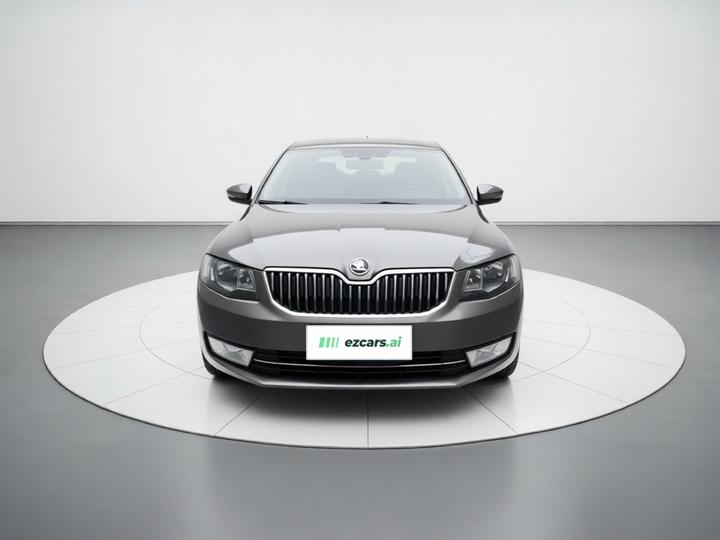 Octavia 2015 1.6L MT photo 2