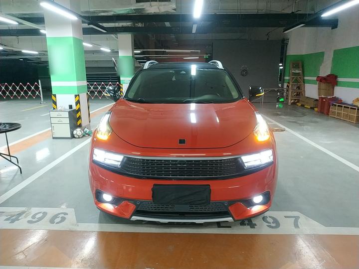 01 2017 2.0T AWD Pro photo 2